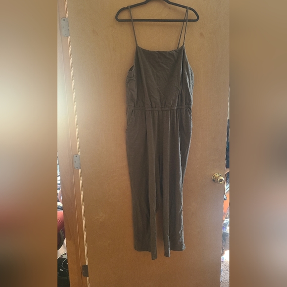 Old Navy comfy jumpsuit sage XL - Picture 2 of 2